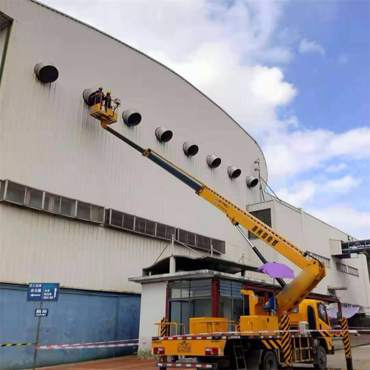 南充高空作业车出租服务：专业广告牌安装解决方案