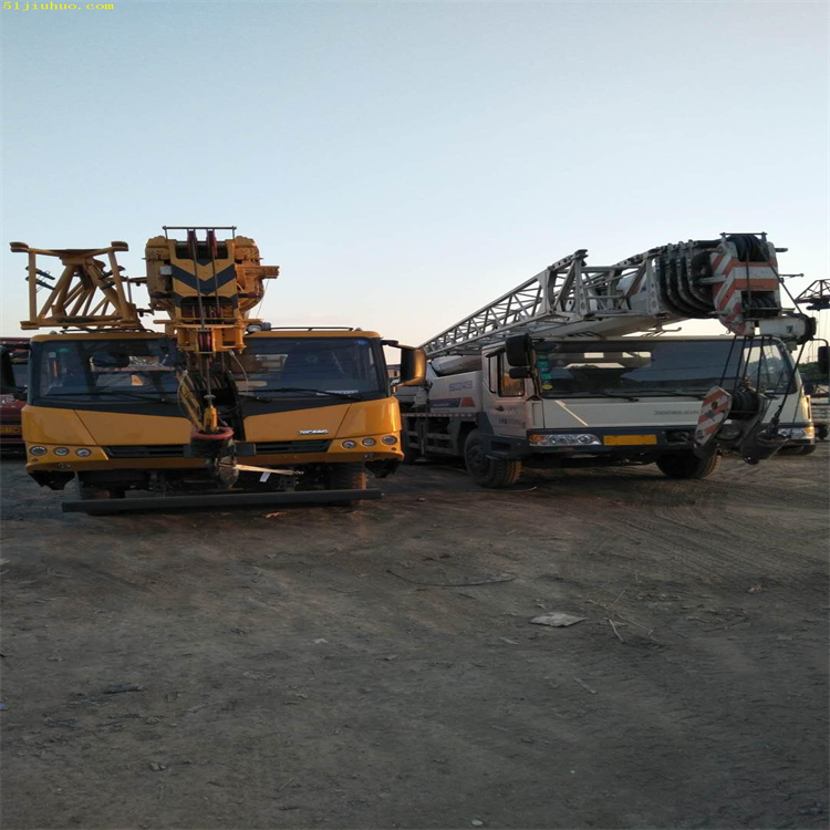 南充吊车吊挖机正确办法